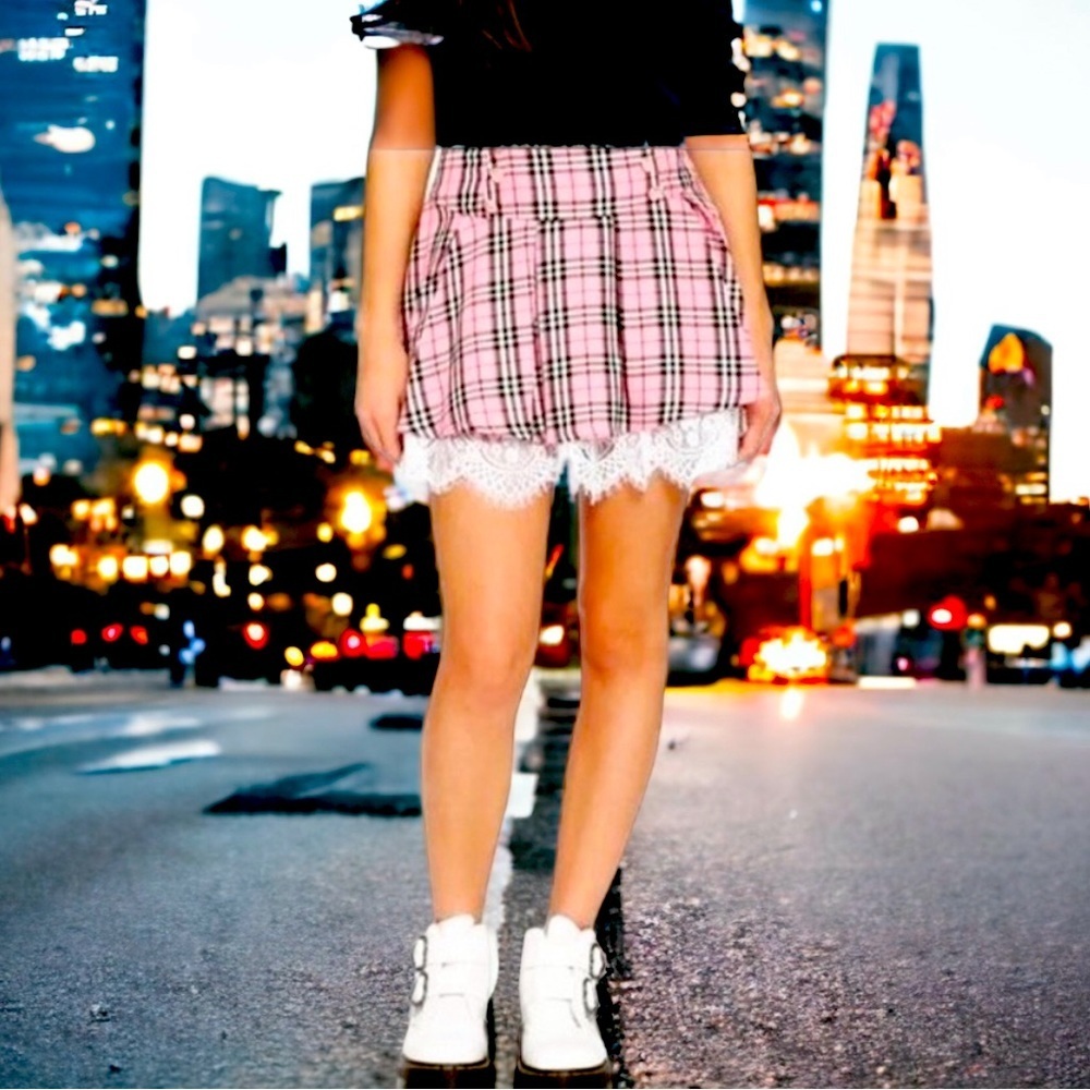 Hot Topic layered skirt size 32 Pink checkered black White under heart ❤️ button